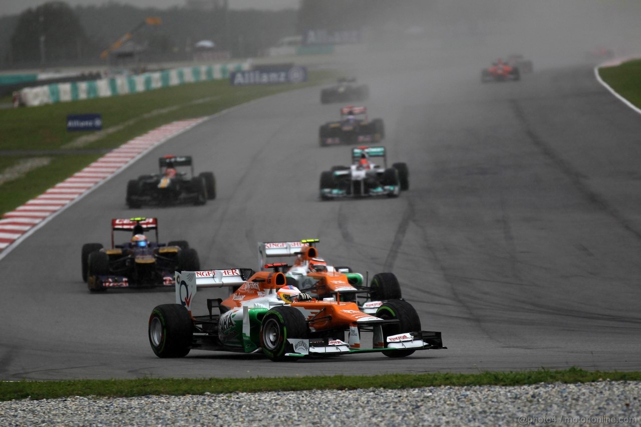 GP MALESIA, 25.03.2012- Gara, Paul di Resta (GBR) Sahara Force India F1 Team VJM05 e Nico Hulkenberg (GER) Sahara Force India F1 Team VJM05 