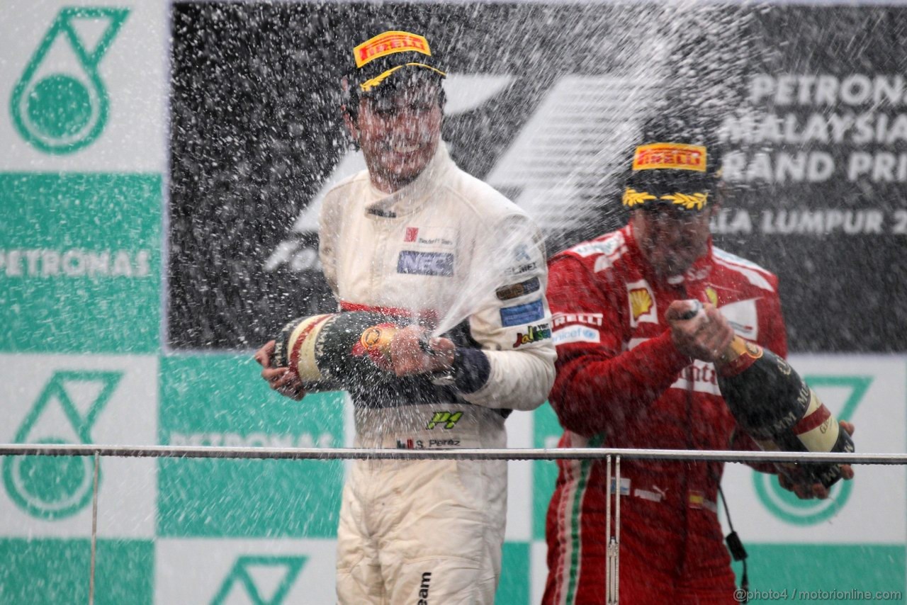 GP MALESIA, 25.03.2012- Gara, Fernando Alonso (ESP) Ferrari F2012 vincitore, secondo Sergio Pérez (MEX) Sauber F1 Team C31 
