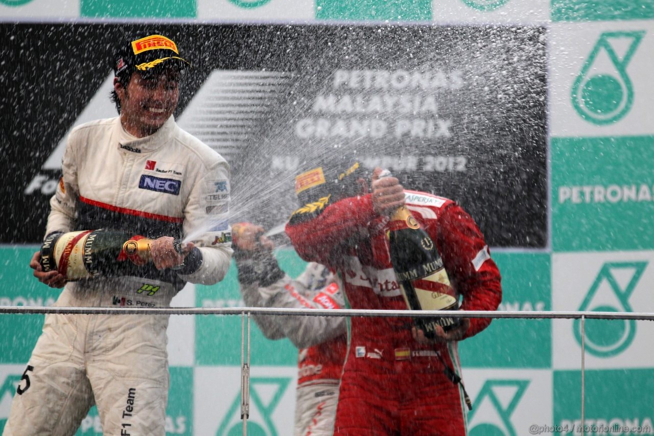 GP MALESIA, 25.03.2012- Gara, Fernando Alonso (ESP) Ferrari F2012 vincitore, secondo Sergio Pérez (MEX) Sauber F1 Team C31 e terzo Lewis Hamilton (GBR) McLaren Mercedes MP4-27 