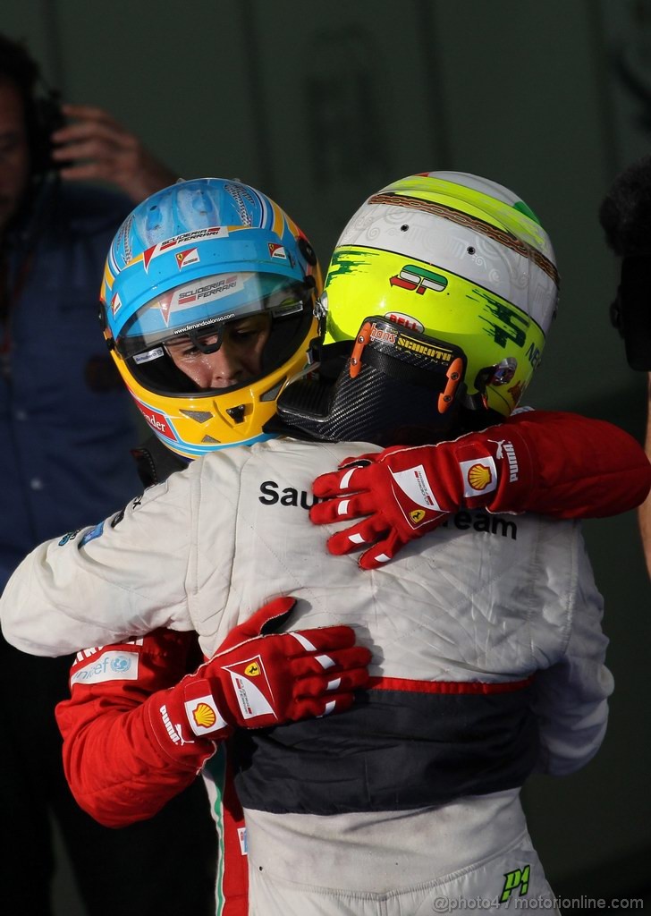 GP MALESIA, 25.03.2012- Gara, Fernando Alonso (ESP) Ferrari F2012 vincitore e Sergio Pérez (MEX) Sauber F1 Team C31 secondo 