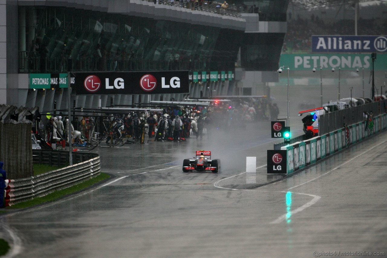 GP MALESIA, 25.03.2012- Gara, Lewis Hamilton (GBR) McLaren Mercedes MP4-27 