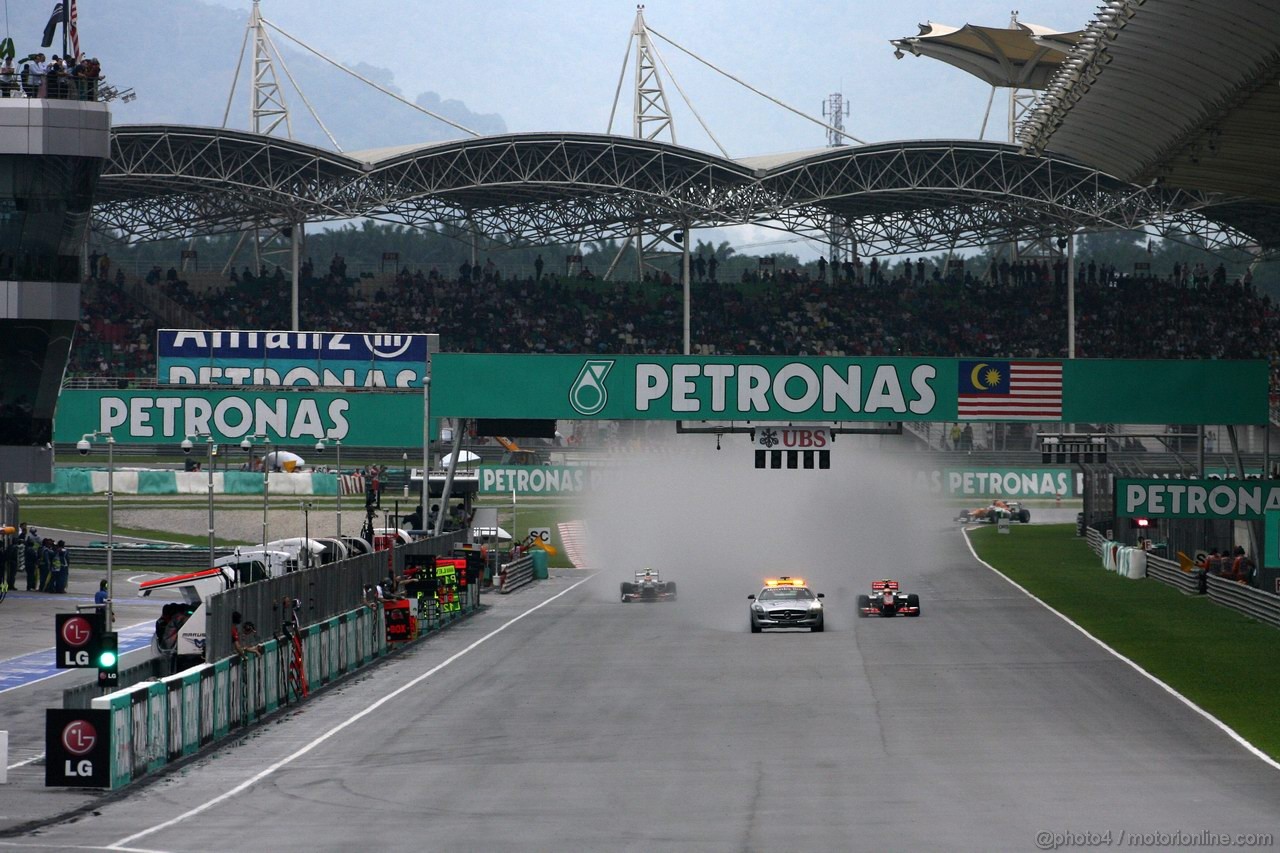GP MALESIA, 25.03.2012- Gara, The Safety car davanti a Lewis Hamilton (GBR) McLaren Mercedes MP4-27 