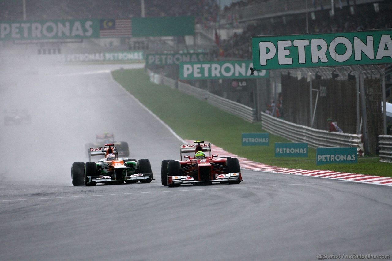GP MALESIA, 25.03.2012- Gara, Paul di Resta (GBR) Sahara Force India F1 Team VJM05 e Felipe Massa (BRA) Ferrari F2012 