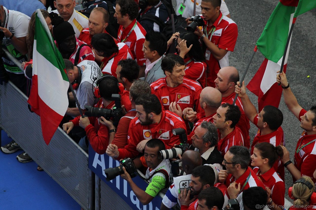 GP MALESIA, 25.03.2012- Gara, Podium, Mechanics Ferrari  