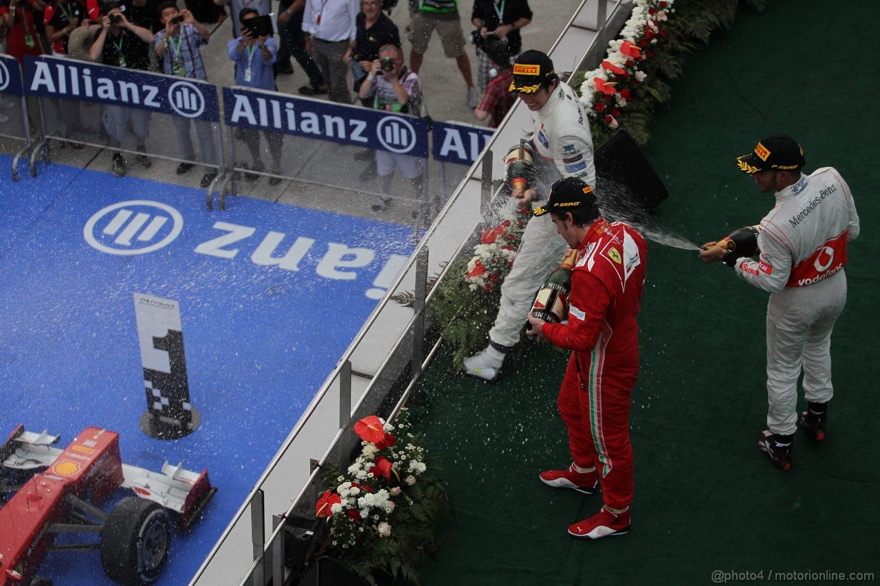 GP MALESIA, 25.03.2012- Gara, Fernando Alonso (ESP) Ferrari F2012 vincitore, secondo Sergio Pérez (MEX) Sauber F1 Team C31 e terzo Lewis Hamilton (GBR) McLaren Mercedes MP4-27 