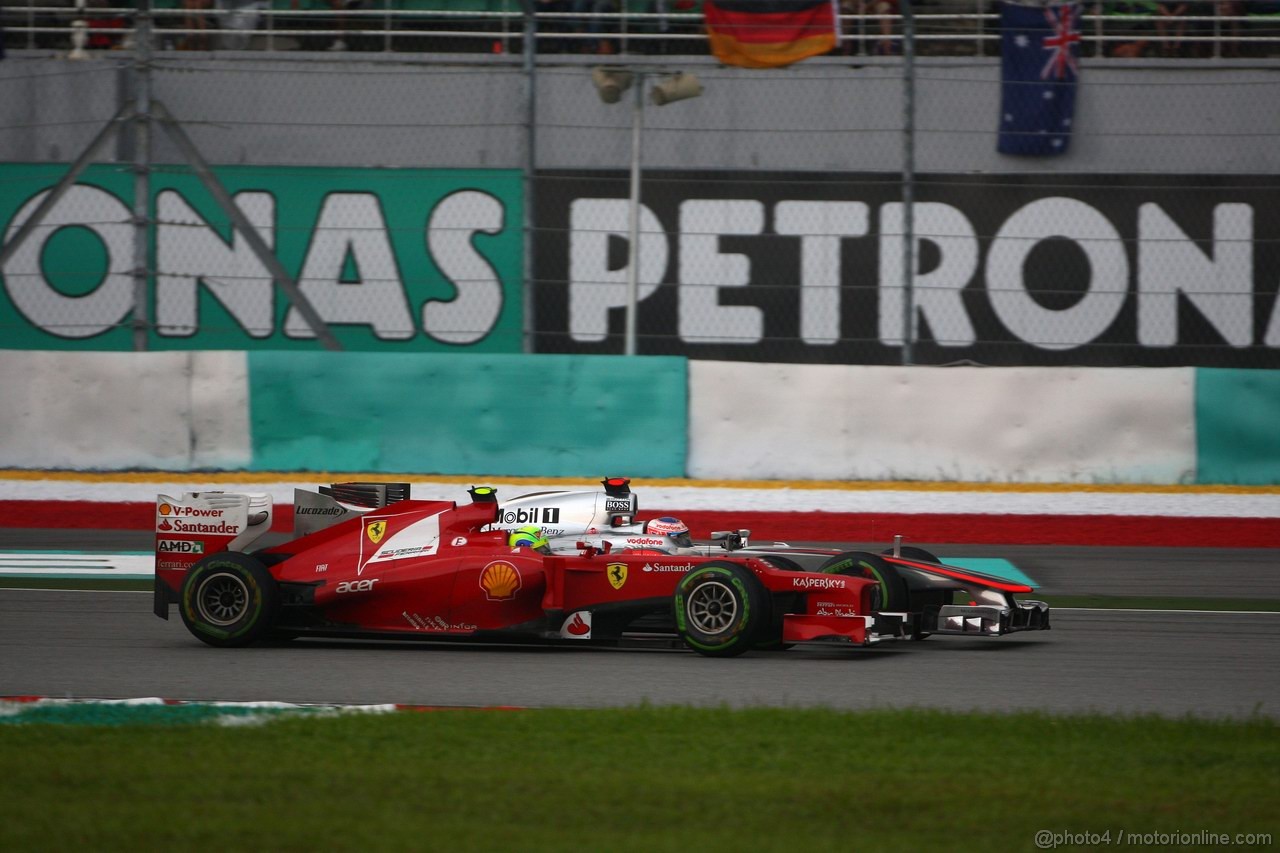 GP MALESIA, 25.03.2012- Gara, Felipe Massa (BRA) Ferrari F2012 e Jenson Button (GBR) McLaren Mercedes MP4-27 