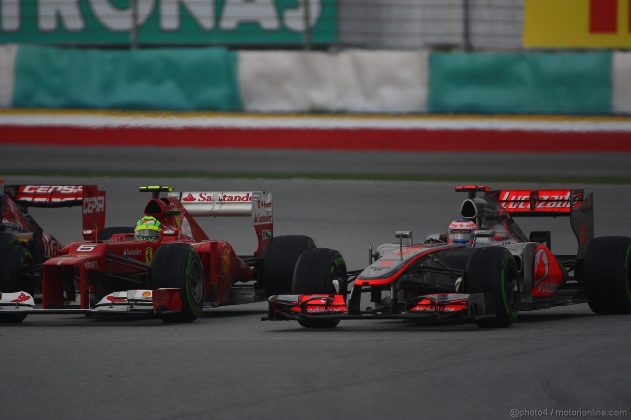 GP MALESIA, 25.03.2012- Gara, Felipe Massa (BRA) Ferrari F2012 e Jenson Button (GBR) McLaren Mercedes MP4-27 