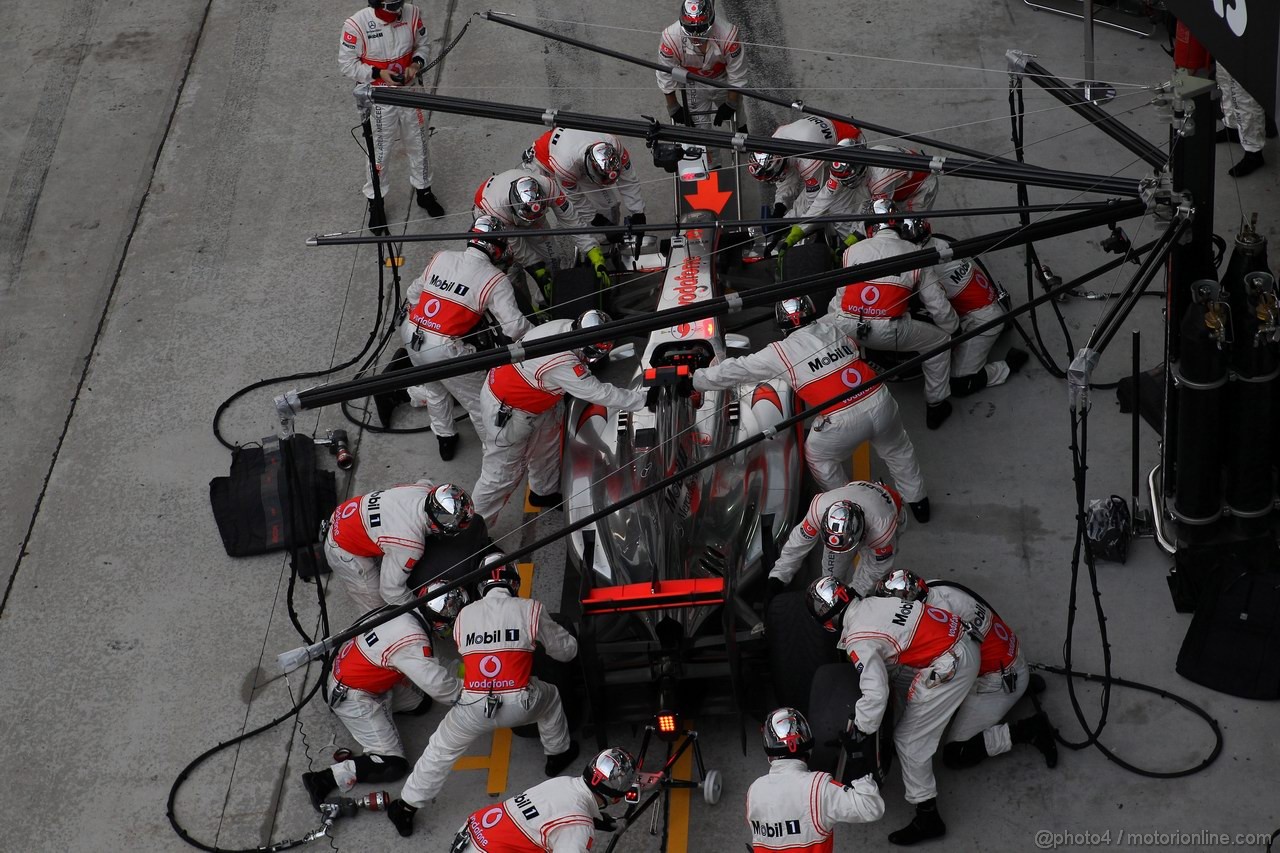 GP MALESIA, 25.03.2012- Gara, Jenson Button (GBR) McLaren Mercedes MP4-27 