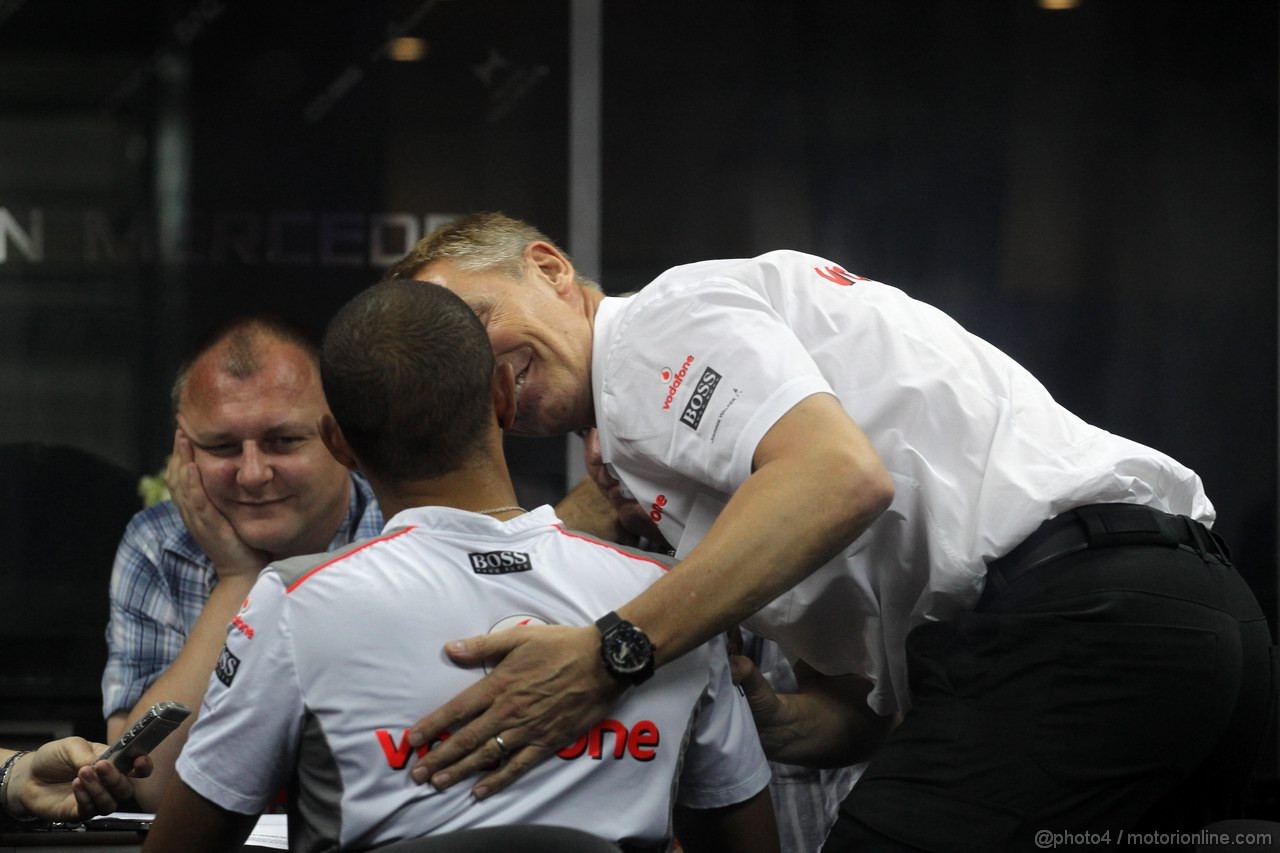 GP MALESIA, 25.03.2012- Lewis Hamilton (GBR) McLaren Mercedes MP4-27 e Martin Whitmarsh (GBR), Chief Executive Officer Mclaren 