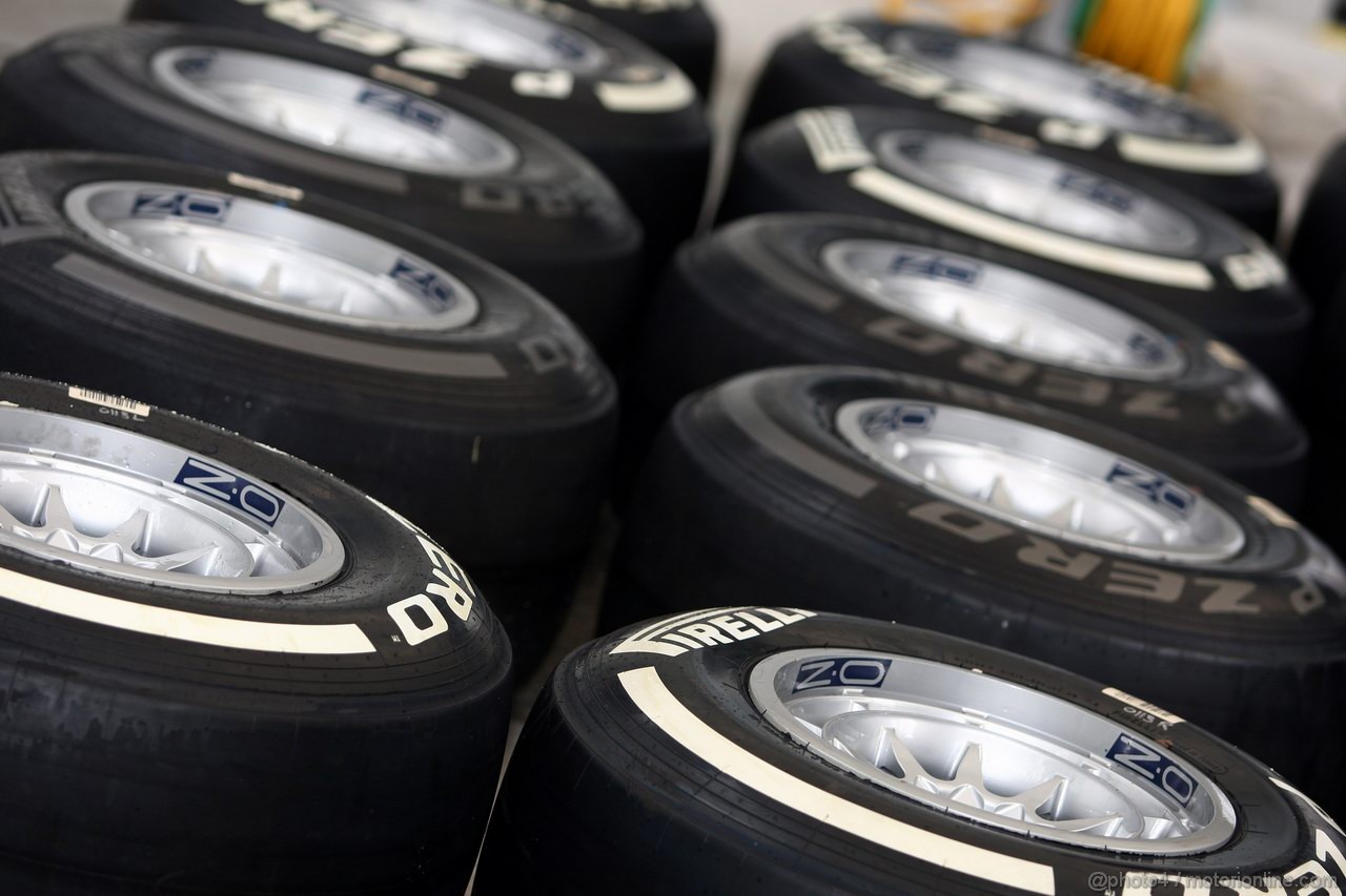 GP MALESIA, 22.03.2012- Pirelli Tyres, OZ Wheels 