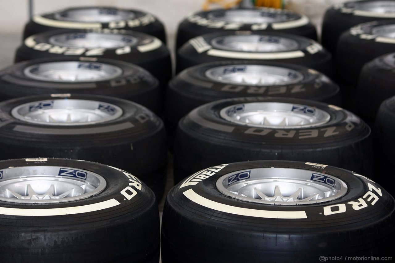 GP MALESIA, 22.03.2012- Pirelli Tyres, OZ Wheels 