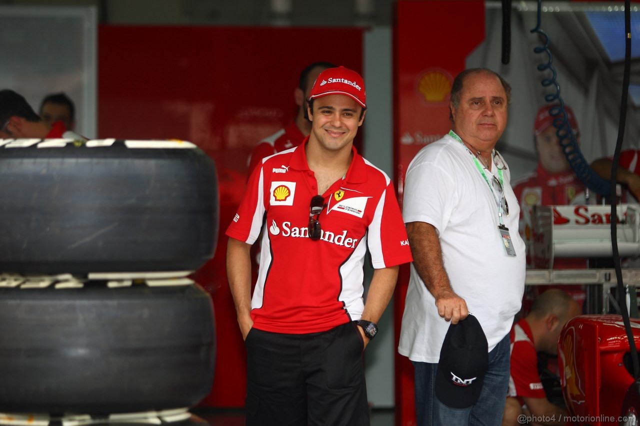 GP MALESIA, 22.03.2012- Felipe Massa (BRA) Ferrari F2012 e his father Luis Antonio Massa (BRA)