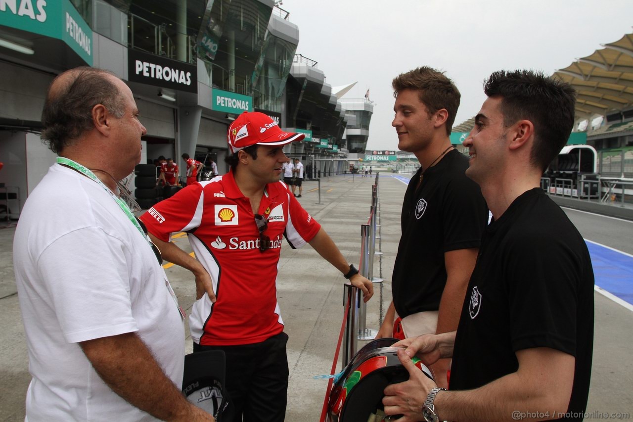 GP MALESIA, 22.03.2012- Felipe Massa (BRA) Ferrari F2012 with his father Luis Antonio Massa (BRA), Stefano Coletti (MON), Scuderia Coloni e Fabio Onidi (ITA), Scuderia Coloni 