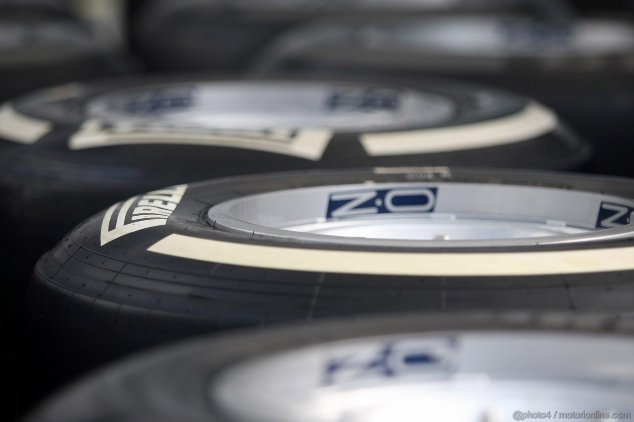 GP MALESIA, 22.03.2012- Pirelli Tyres, OZ Wheels 
