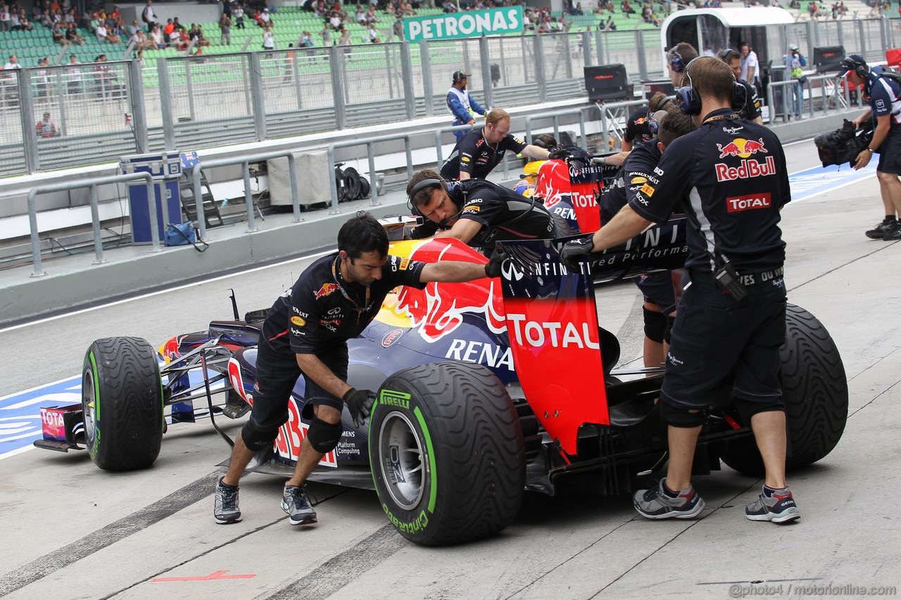 GP MALESIA, 24.03.2012- Prove Libere 3, Sabato, Mark Webber (AUS) Red Bull Racing RB8 