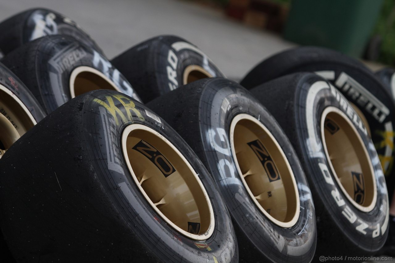 GP MALESIA, 24.03.2012- Prove Libere 3, Sabato, Pirelli Tyres, OZ Wheels 