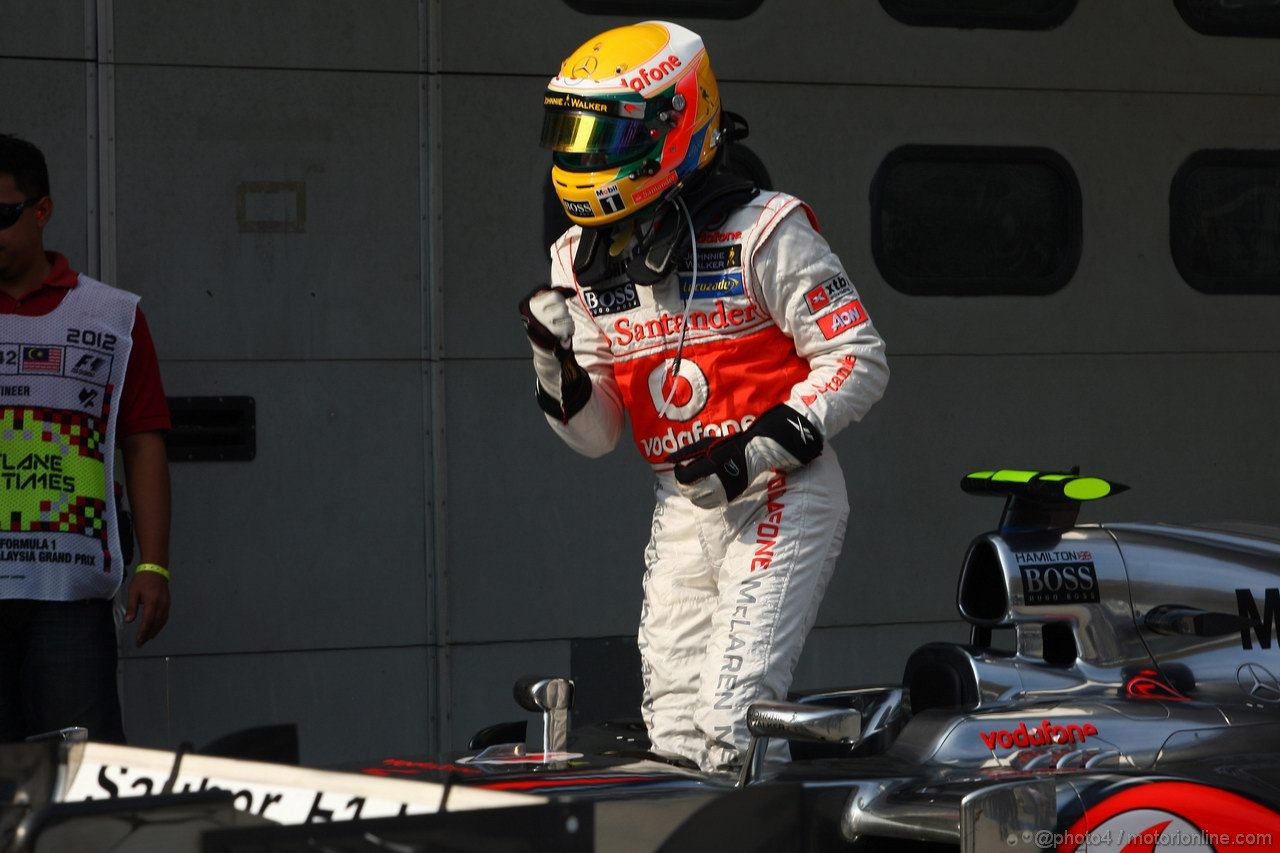 GP MALESIA, 24.03.2012- Qualifiche, Lewis Hamilton (GBR) McLaren Mercedes MP4-27 pole position 