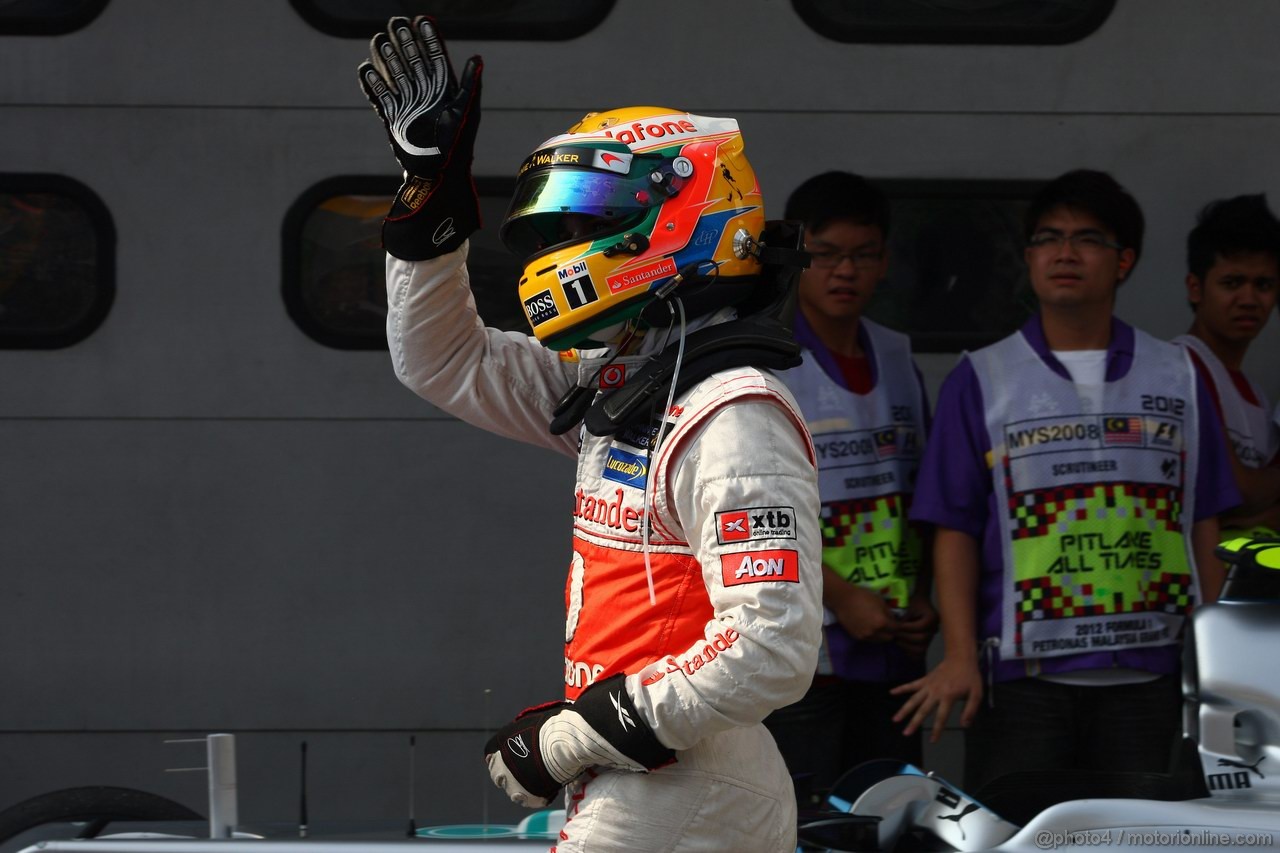 GP MALESIA, 24.03.2012- Qualifiche, Lewis Hamilton (GBR) McLaren Mercedes MP4-27 pole position 