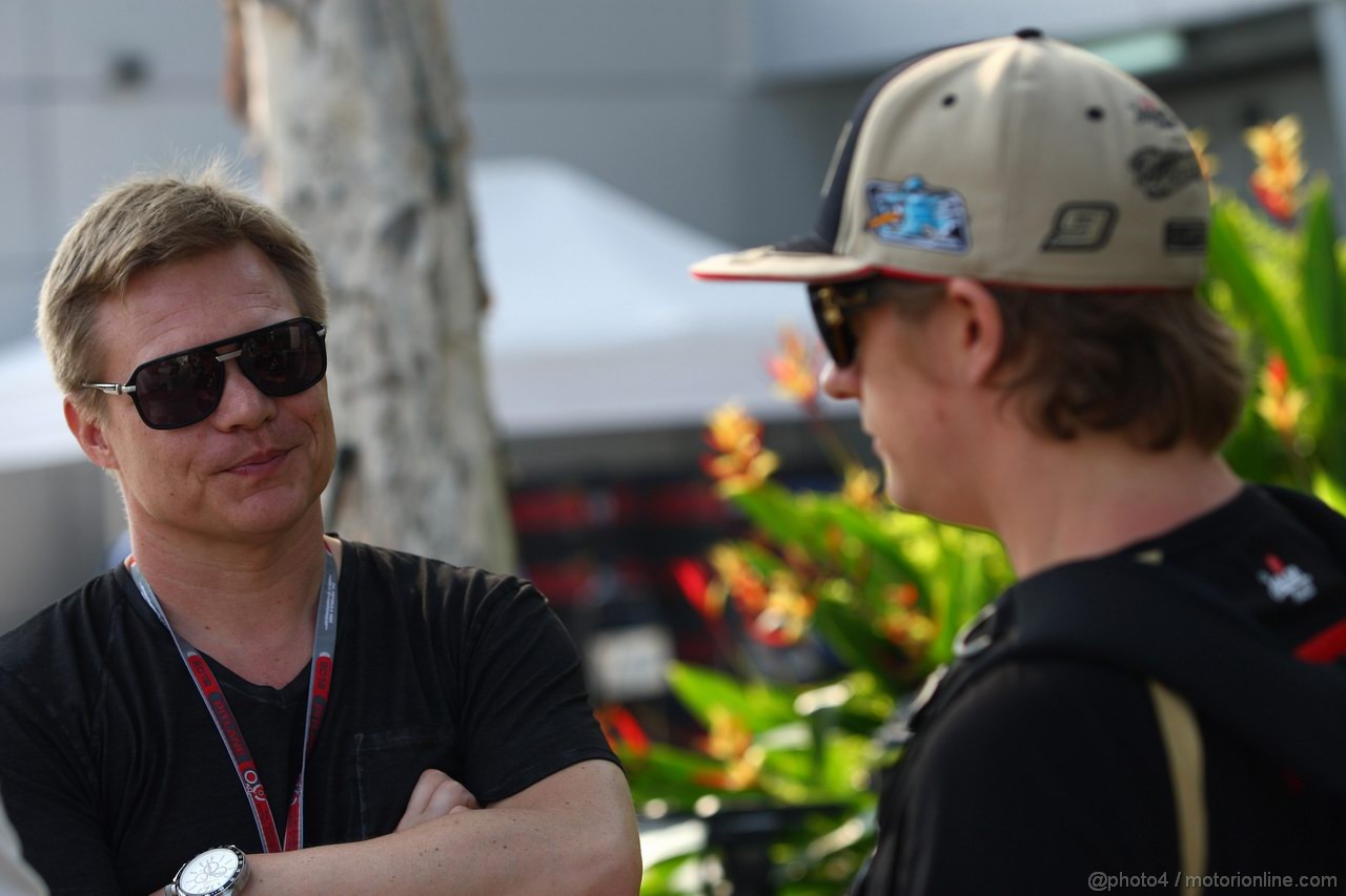 GP MALESIA, 23.03.2012- Prove Libere 1, Mika Salo e Kimi Raikkonen (FIN) Lotus F1 Team E20 