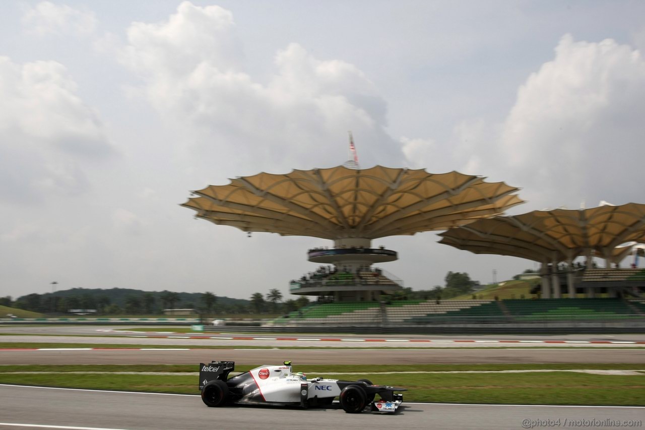 GP MALESIA, 23.03.2012- Prove Libere 1, Sergio Pérez (MEX) Sauber F1 Team C31 