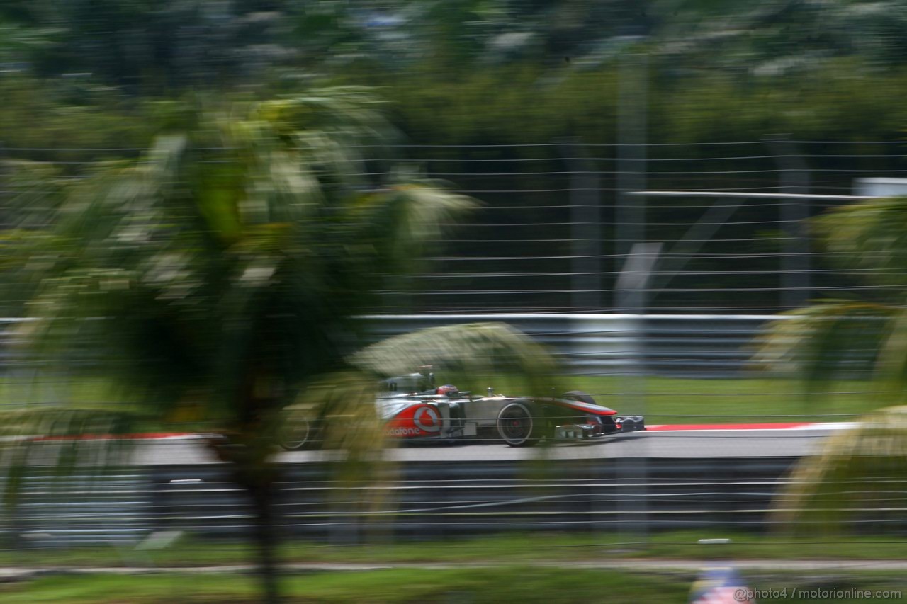 GP MALESIA, 23.03.2012- Prove Libere 2, Jenson Button (GBR) McLaren Mercedes MP4-27 