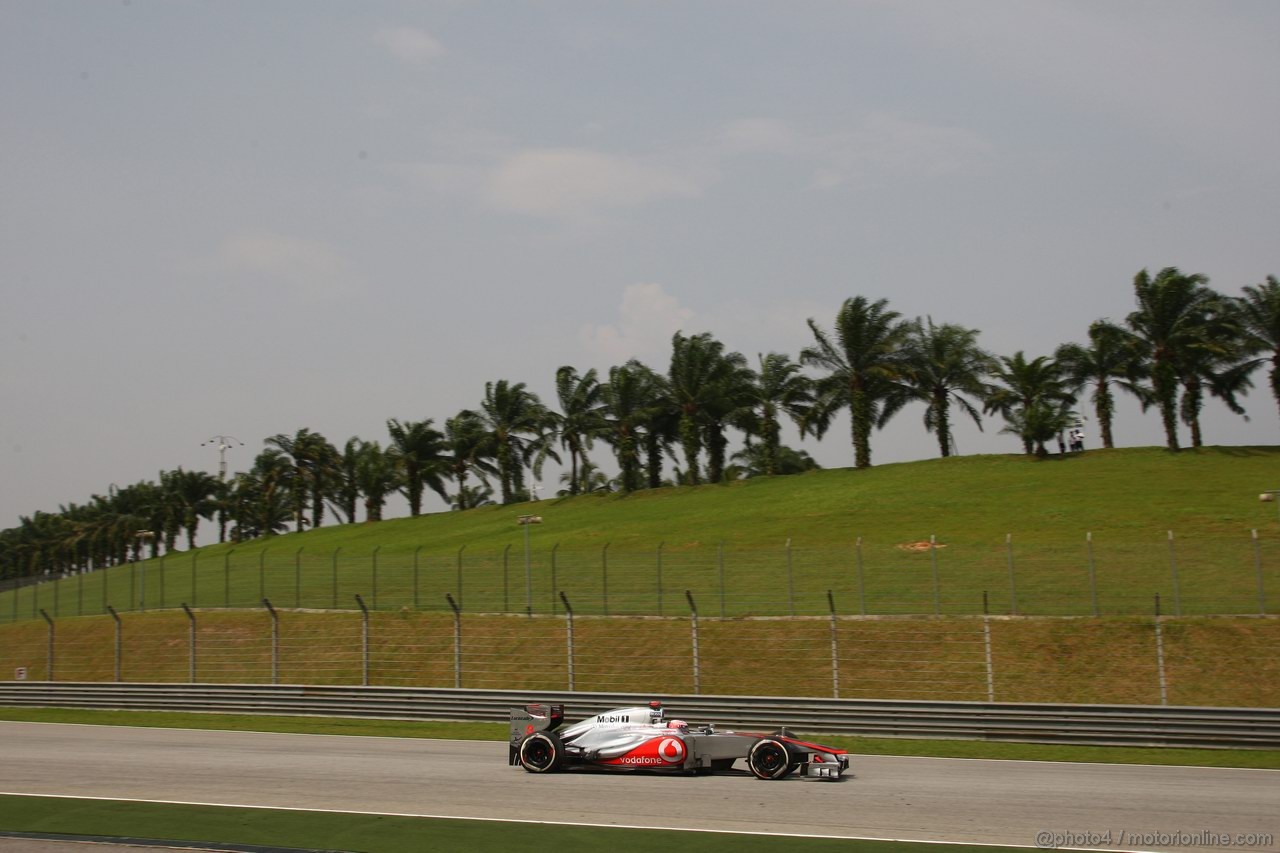 GP MALESIA, 23.03.2012- Prove Libere 2, Jenson Button (GBR) McLaren Mercedes MP4-27 