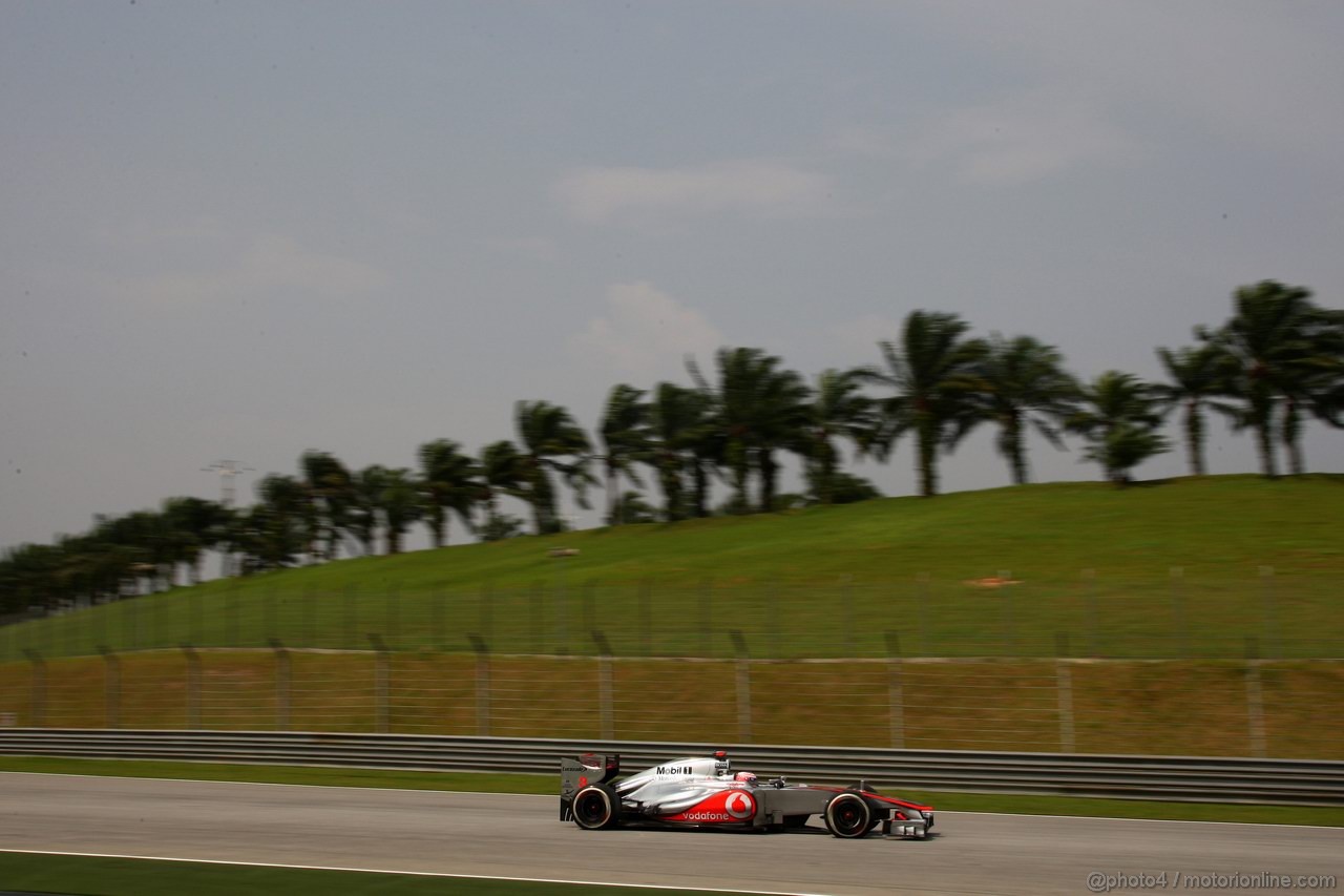 GP MALESIA, 23.03.2012- Prove Libere 2, Jenson Button (GBR) McLaren Mercedes MP4-27 