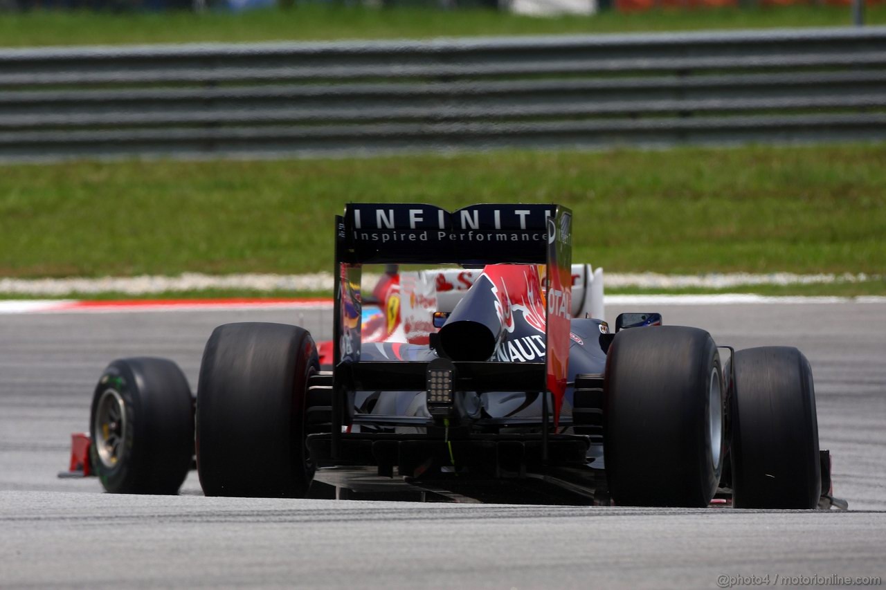 GP MALESIA, 23.03.2012- Prove Libere 2, Fernando Alonso (ESP) Ferrari F2012 e Mark Webber (AUS) Red Bull Racing RB8 