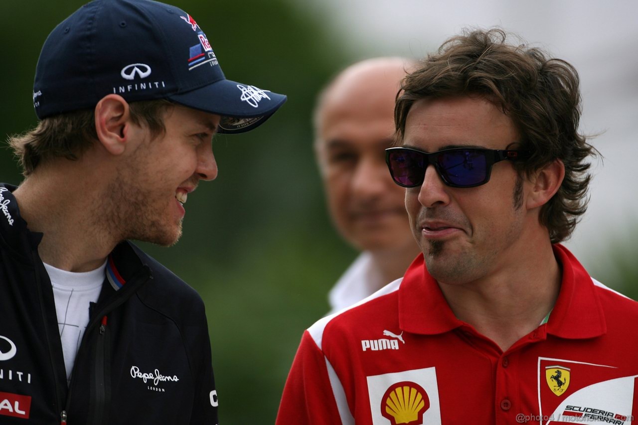 GP MALESIA, 23.03.2012- Sebastian Vettel (GER) Red Bull Racing RB8 e Fernando Alonso (ESP) Ferrari F2012 