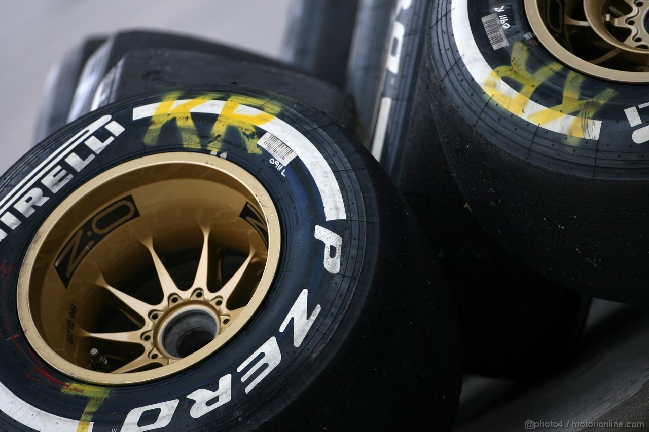 GP MALESIA, 23.03.2012- Prove Libere 2, Pirelli Tyres, OZ Wheels 