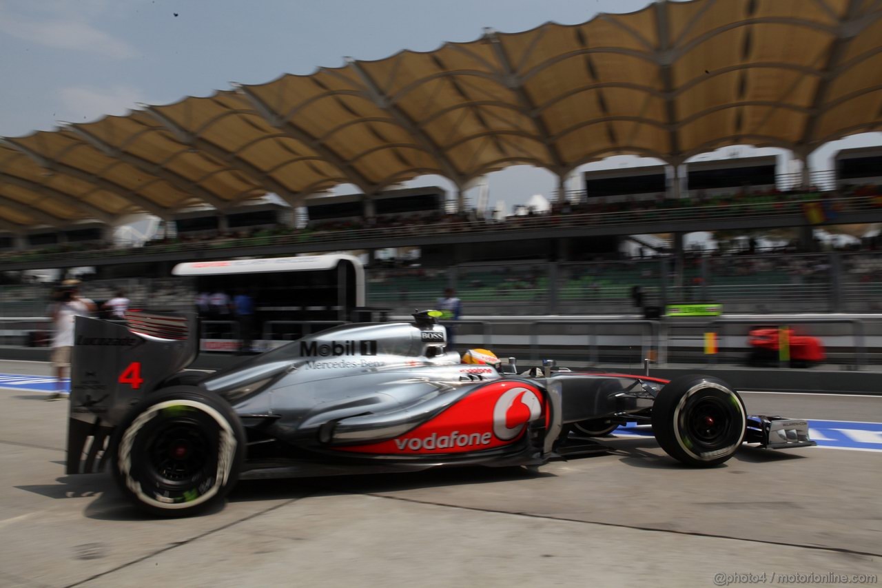 GP MALESIA, 23.03.2012- Prove Libere 2, Lewis Hamilton (GBR) McLaren Mercedes MP4-27 