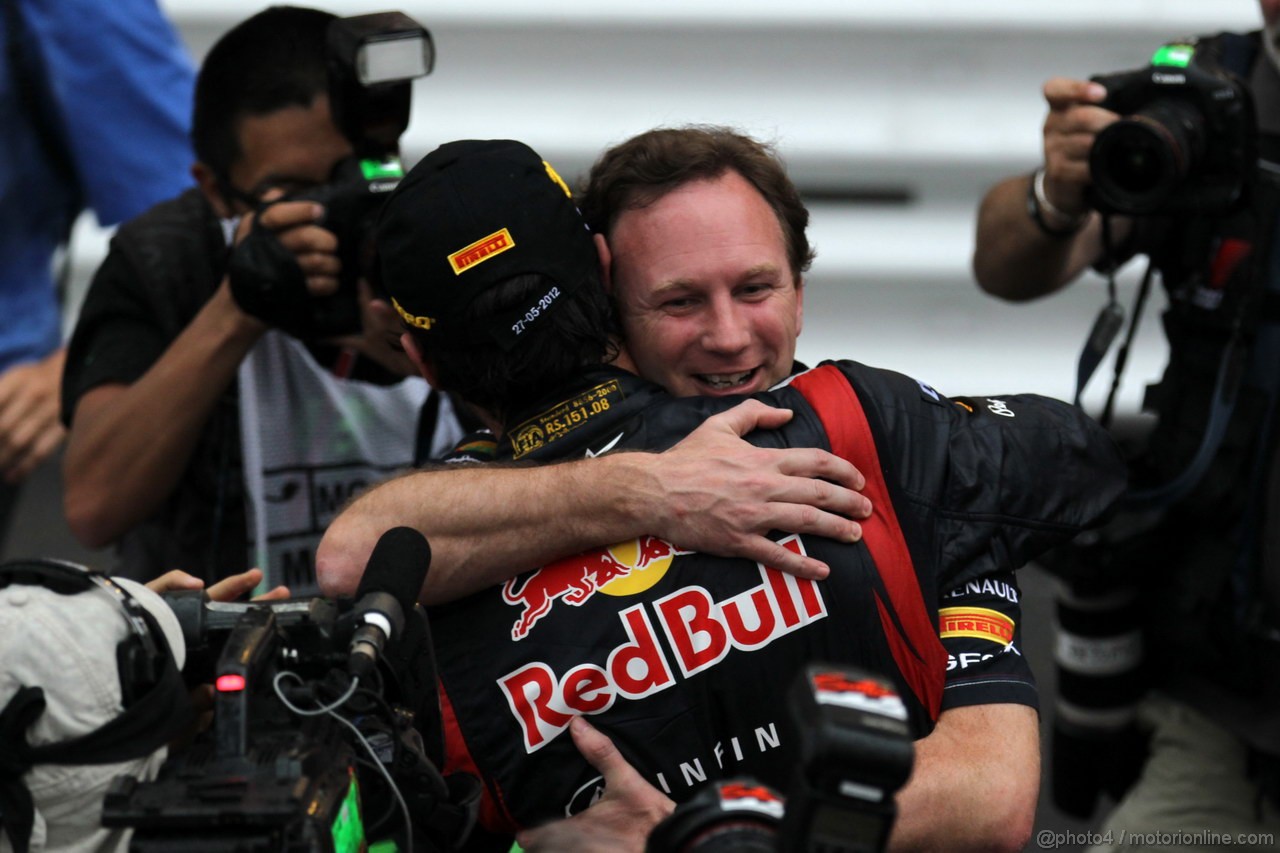 GP MONACO, 27.05.2012- Gara, Mark Webber (AUS) Red Bull Racing RB8 vincitore e Christian Horner (GBR), Red Bull Racing, Sporting Director