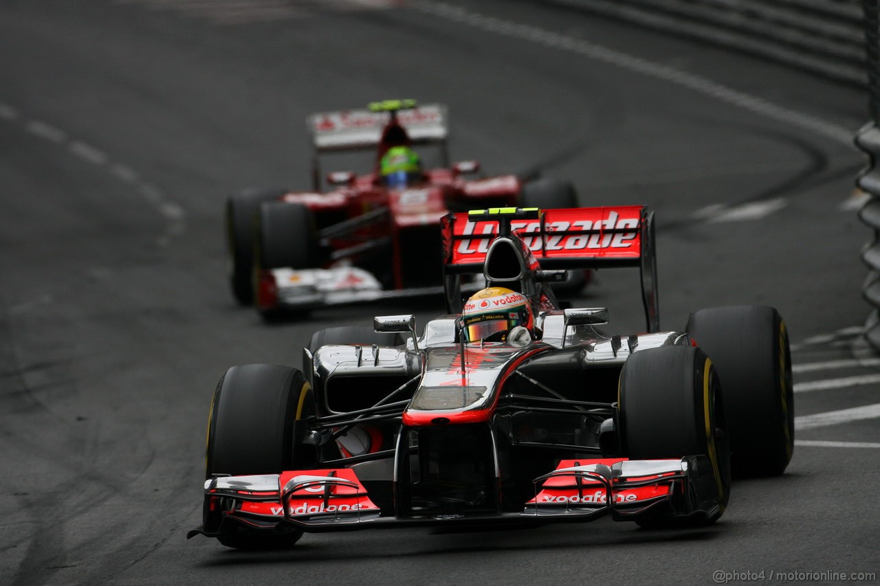 GP MONACO, 27.05.2012- Gara, Lewis Hamilton (GBR) McLaren Mercedes MP4-27 davanti a Felipe Massa (BRA) Ferrari F2012 