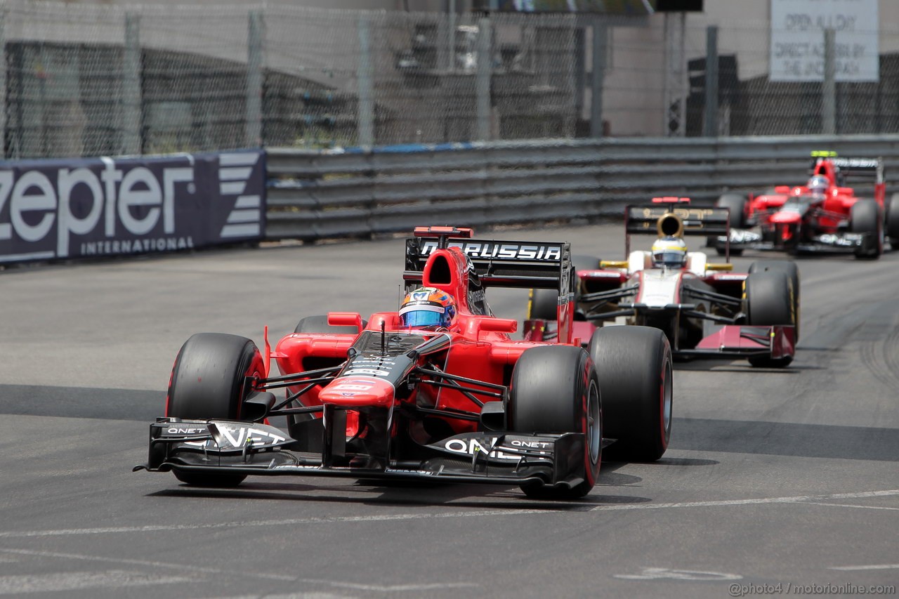 GP MONACO, 27.05.2012- Gara, Timo Glock (GER) Marussia F1 Team MR01 davanti a Pedro de la Rosa (ESP) HRT Formula 1 Team F112 