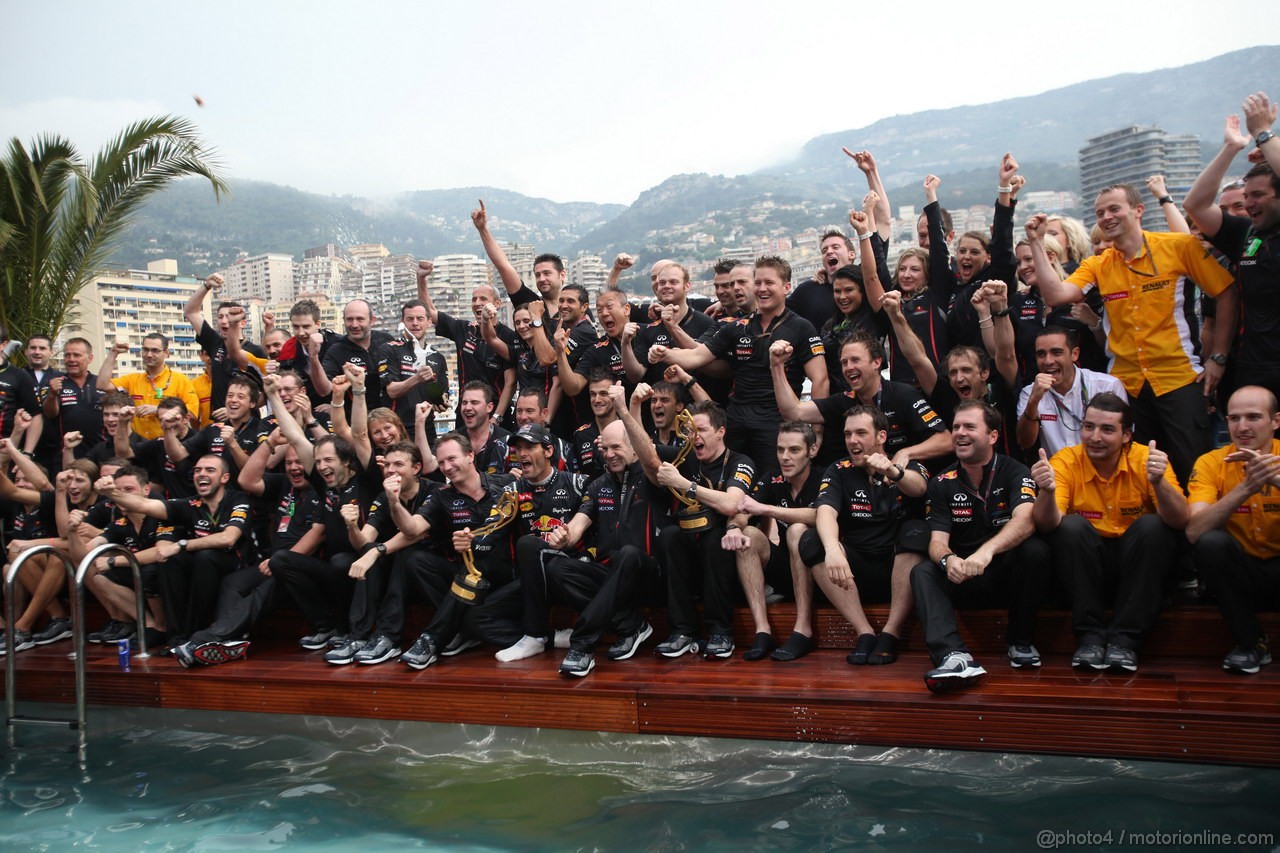 GP MONACO, 27.05.2012- Festeggiamenti, Mark Webber (AUS) Red Bull Racing RB8 vincitore 