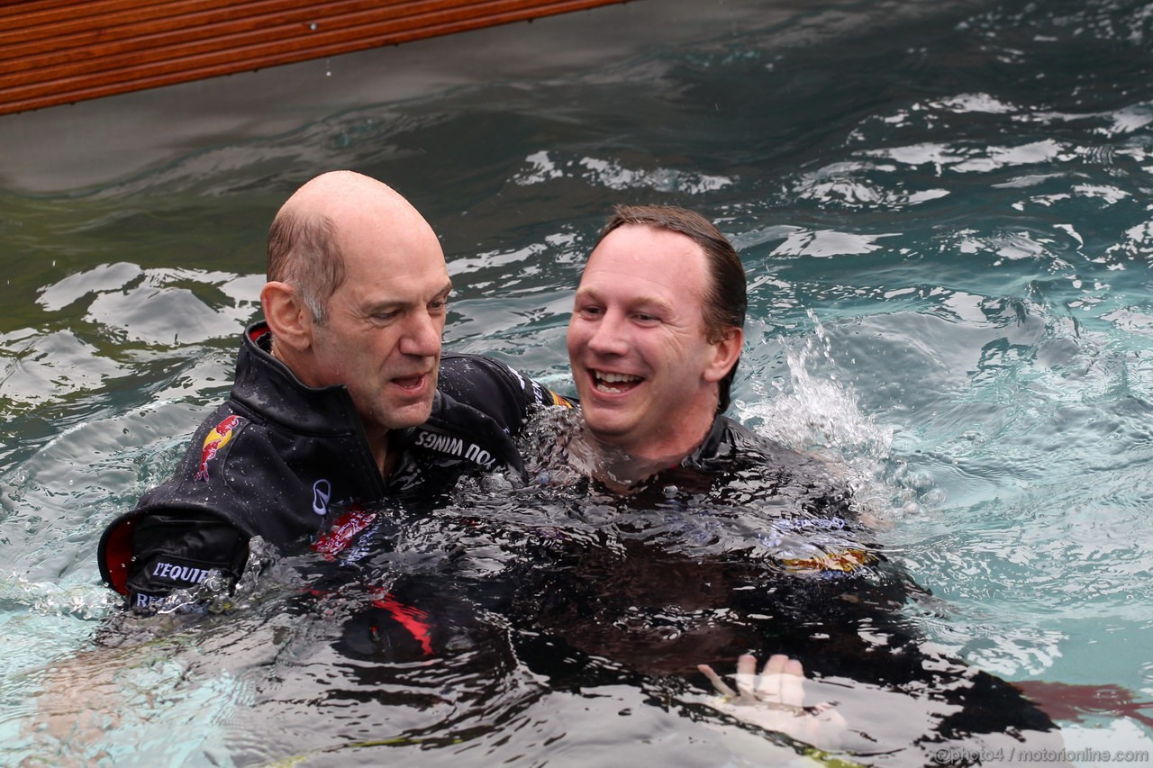 GP MONACO, 27.05.2012- Festeggiamenti, Mark Webber (AUS) Red Bull Racing RB8 vincitore, Adrian Newey (GBR), Red Bull Racing , Technical Operations Director e Christian Horner (GBR), Red Bull Racing, Sporting Director 