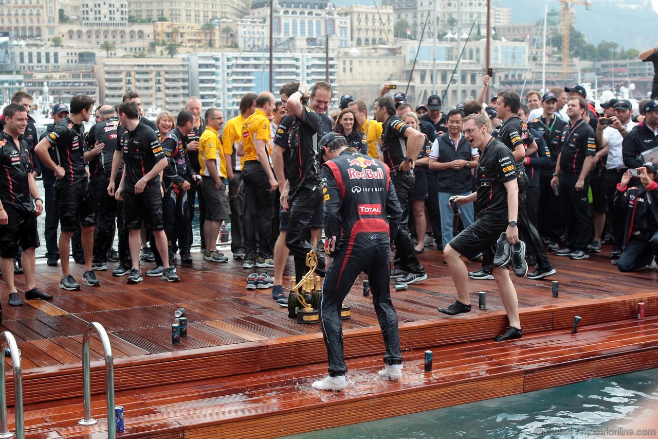 GP MONACO, 27.05.2012- Festeggiamenti, Mark Webber (AUS) Red Bull Racing RB8 vincitore
