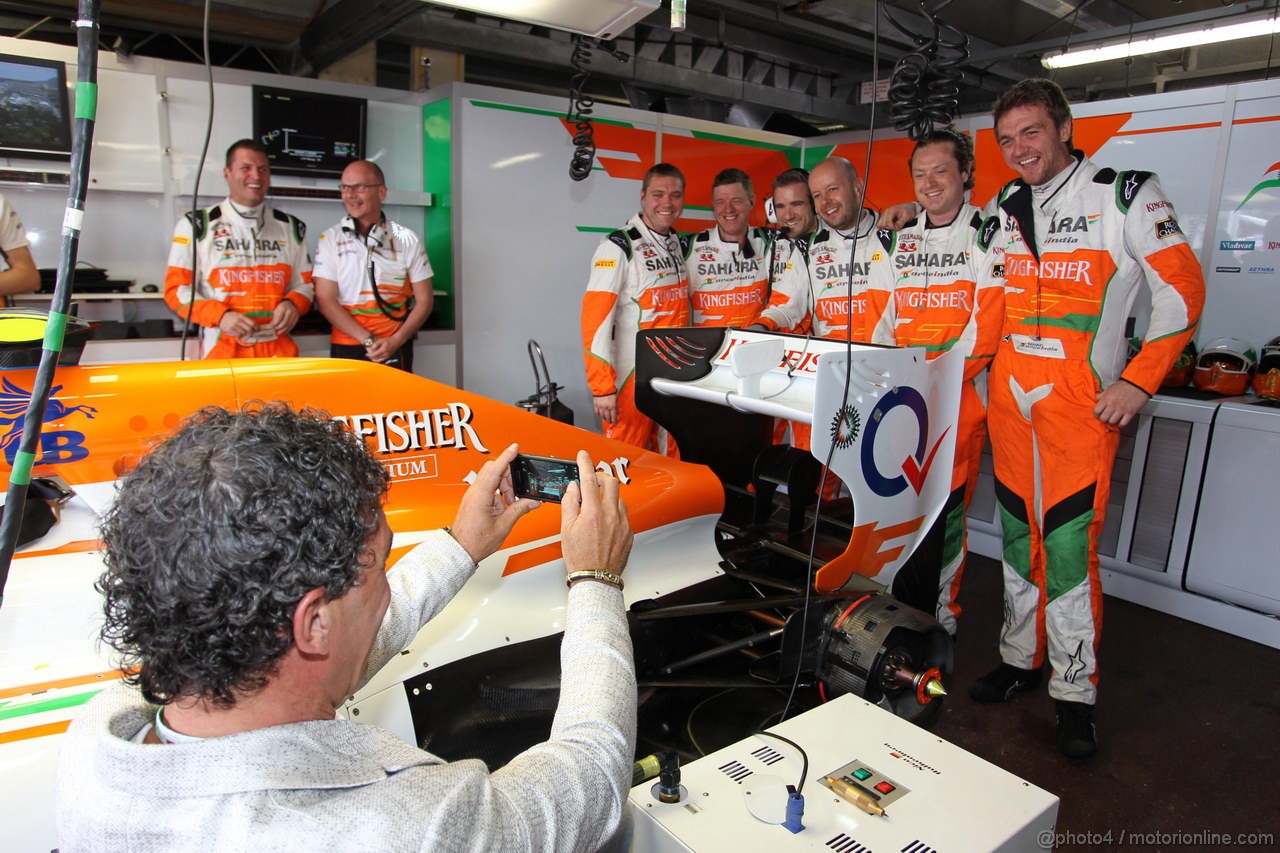 GP MONACO, 27.05.2012- Antonio Banderas (ESP), Vijay Mallya (IND), Chairman e Managine Director Force India e Jean Todt (FRA), President FIA