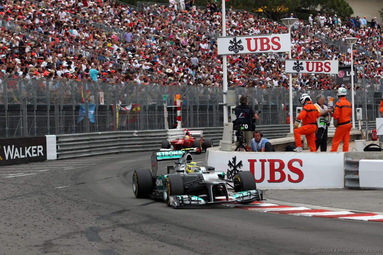 GP MONACO, 27.05.2012- Gara, Nico Rosberg (GER) Mercedes AMG F1 W03 e Fernando Alonso (ESP) Ferrari F2012