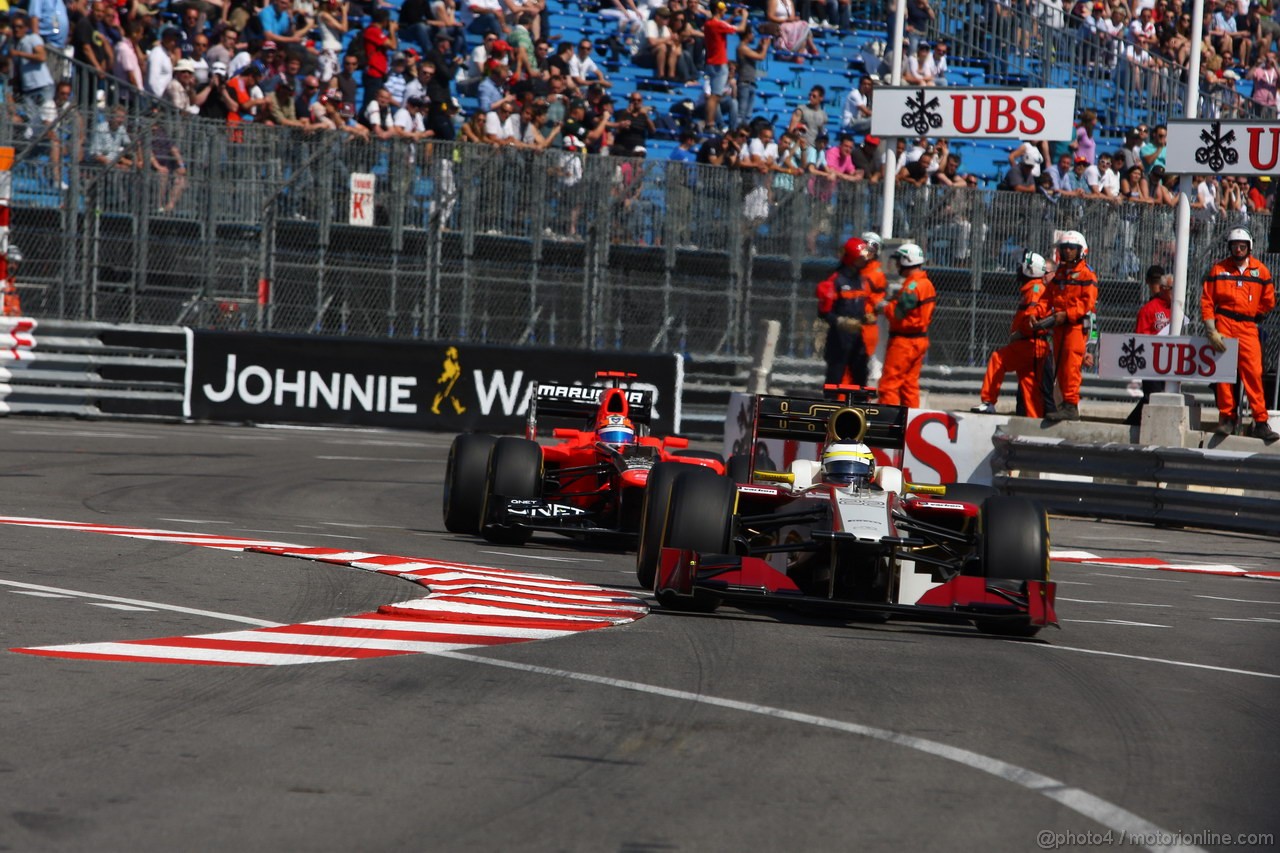 GP MONACO, 24.05.2012- Prove Libere 1, Pedro de la Rosa (ESP) HRT Formula 1 Team F112 e Timo Glock (GER) Marussia F1 Team MR01 