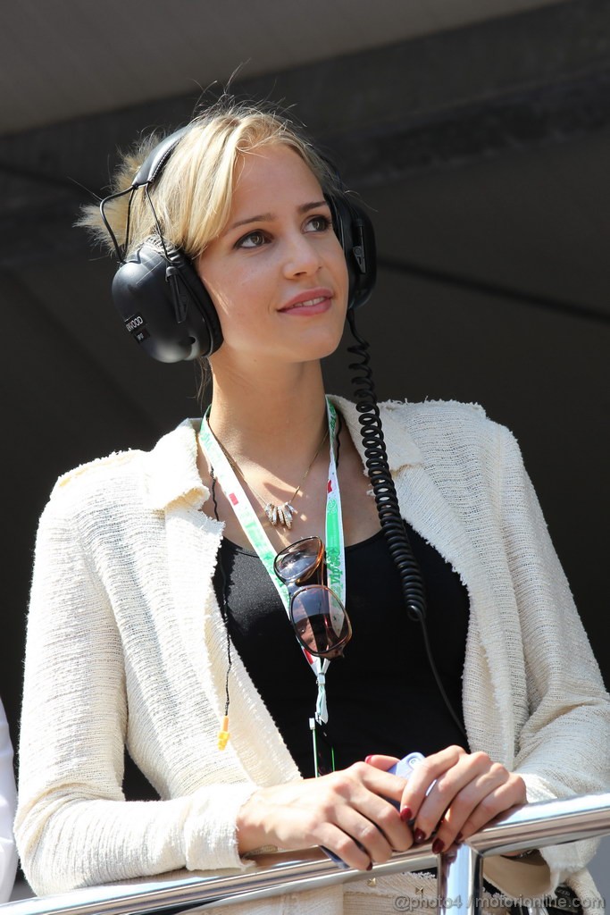 GP MONACO, 24.05.2012- Prove Libere 1, Ragazza in the paddock 