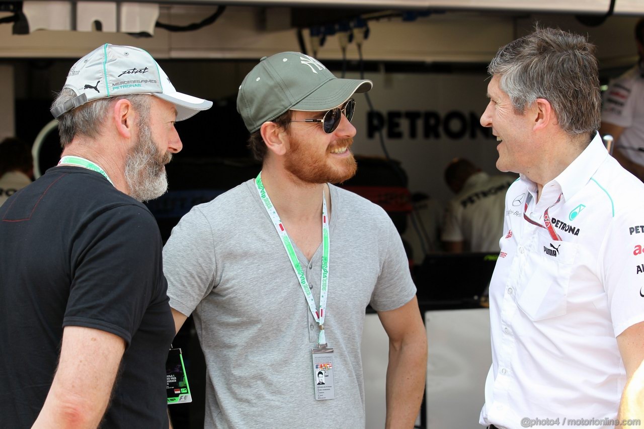 GP MONACO, 26.05.2012-  (L to R): Liam Cunningham (IRE) Actor e Michael Fassbender (IRE) Actor with Martin Whitmarsh (GBR), Chief Executive Officer Mclaren 