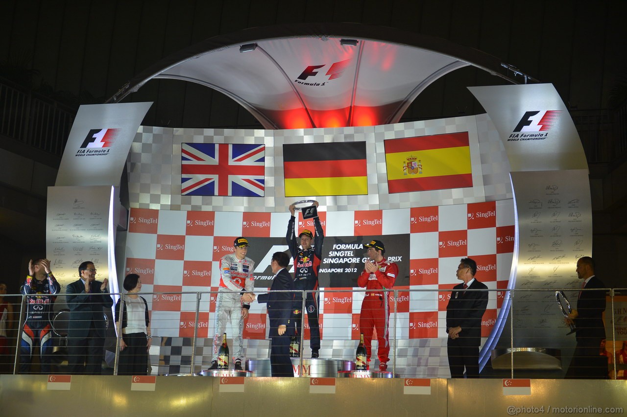 GP SINGAPORE, 23.09.2012 - Podium, winner Sebastian Vettel (GER) Red Bull Racing RB8, 2nd Jenson Button (GBR) McLaren Mercedes MP4-27, 3rd Fernando Alonso (ESP) Ferrari F2012