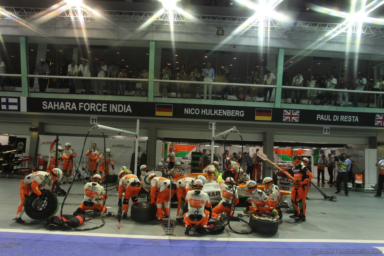 GP SINGAPORE, 23.09.2012 - Gara, Nico Hulkenberg (GER) Sahara Force India F1 Team VJM05 pit-stop