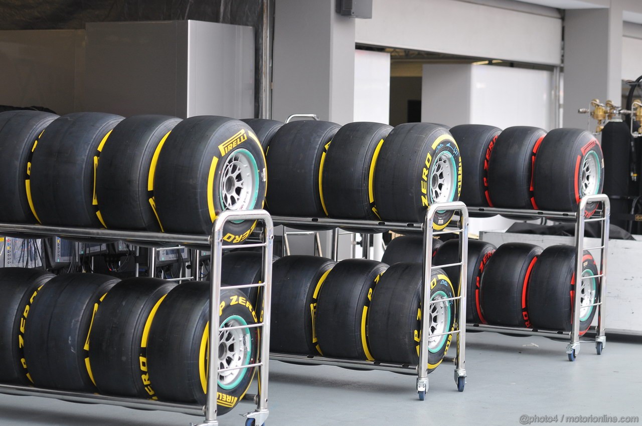 GP SINGAPORE, Pirelli Tyres