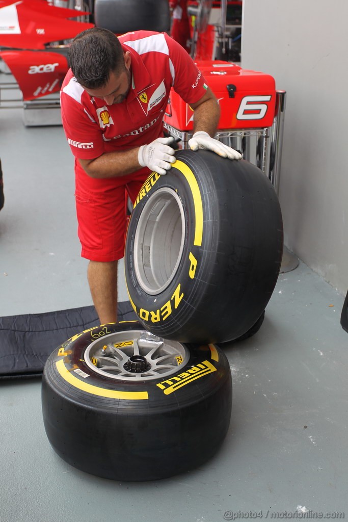 GP SINGAPORE, Pirelli Tyres