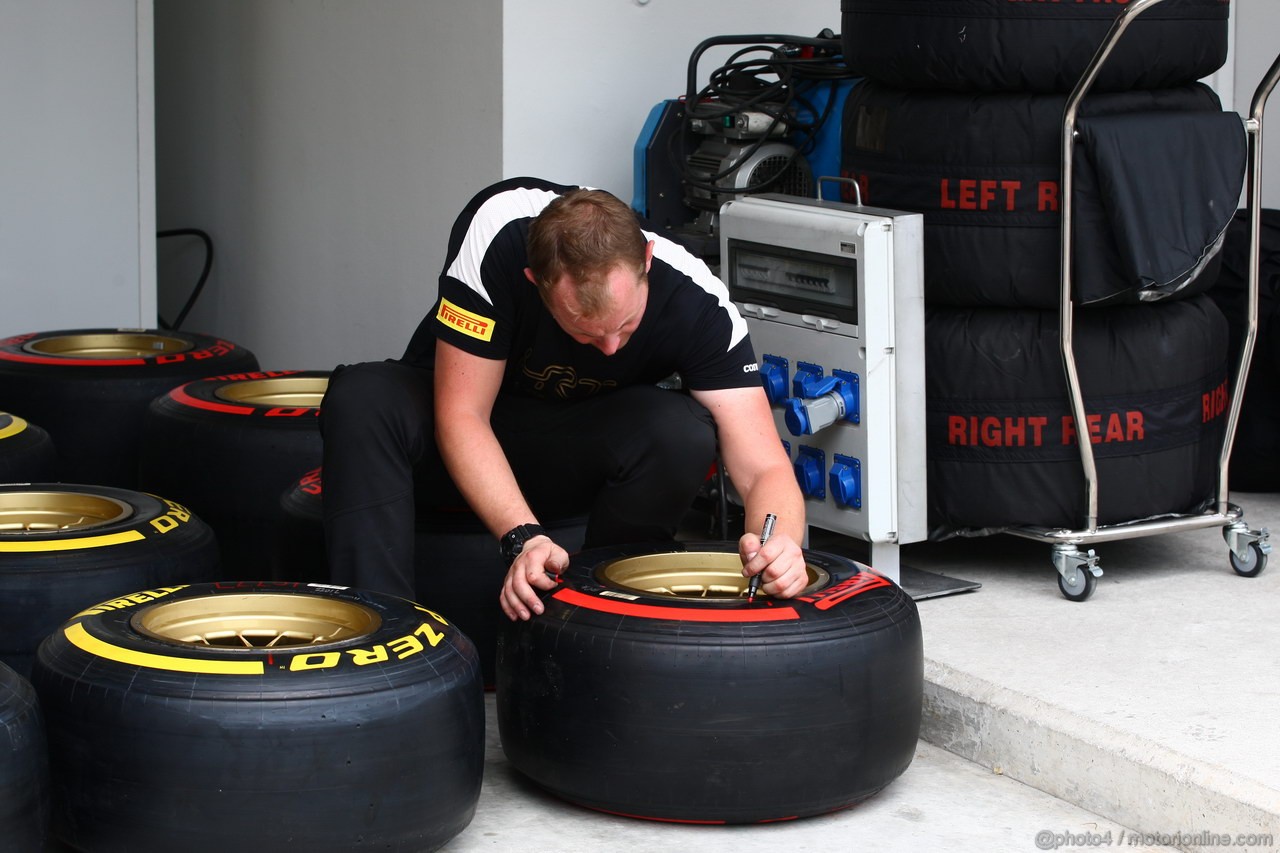 GP SINGAPORE, Pirelli Tyres