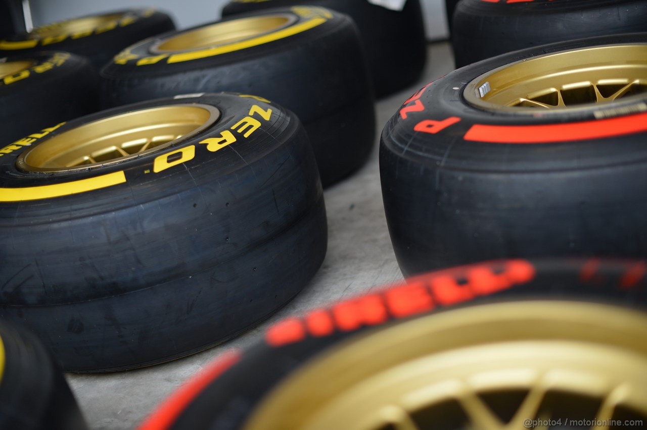 GP SINGAPORE, Pirelli Tyres