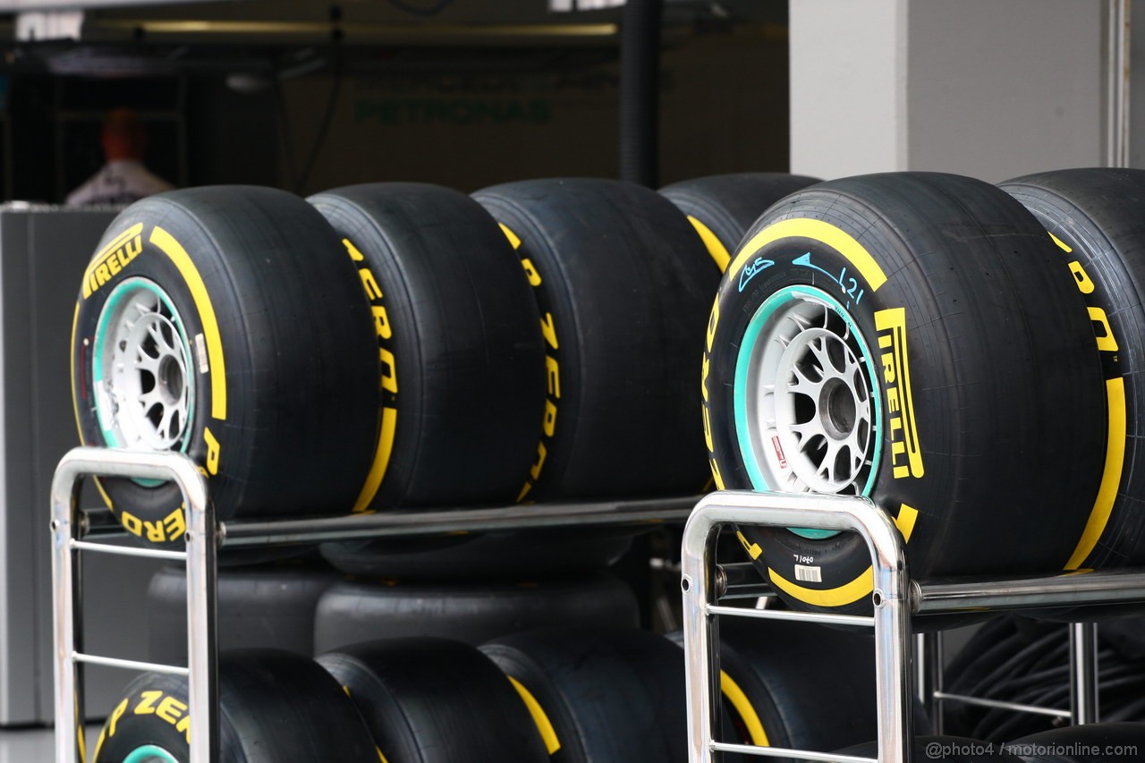 GP SINGAPORE, Pirelli Tyres