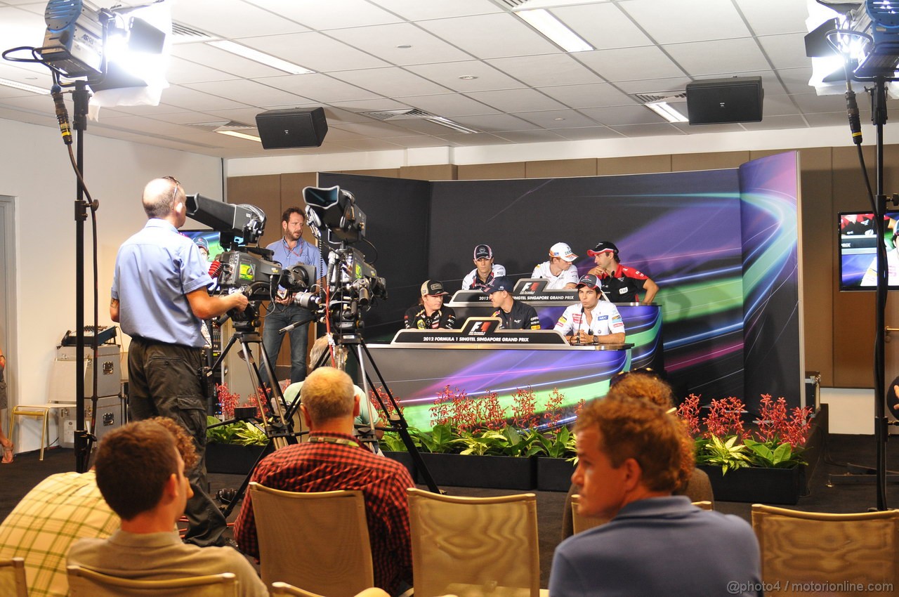 GP SINGAPORE, 20.09.2012 -  The press Conference with (left to right bottom to up) Kimi Raikkonen (FIN) Lotus F1 Team E20, Sebastian Vettel (GER) Red Bull Racing RB8, Sergio Prez (MEX) Sauber F1 Team C31, Bruno Senna (BRA) Williams F1 Team FW34, Nico Hulkenberg (GER) Sahara Force India F1 Team VJM05, Timo Glock (GER) Marussia F1 Team MR01